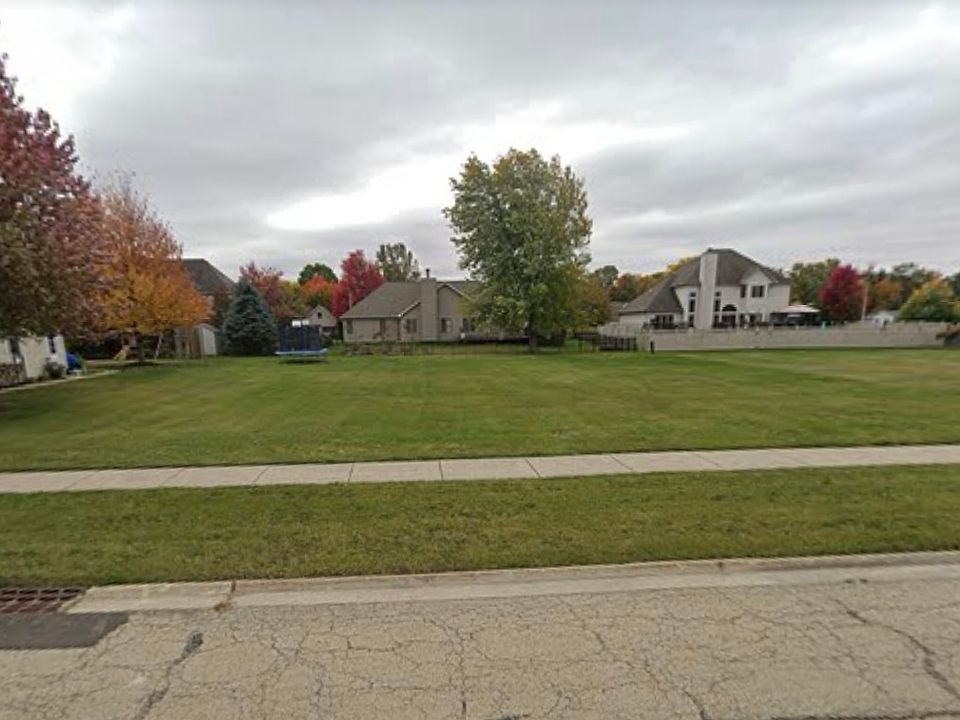 2nd image of 608 Bender St Lot 7