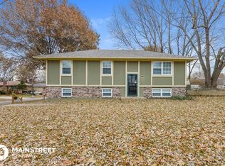 504 SW Shamrock Pl, Blue Springs, MO 64014