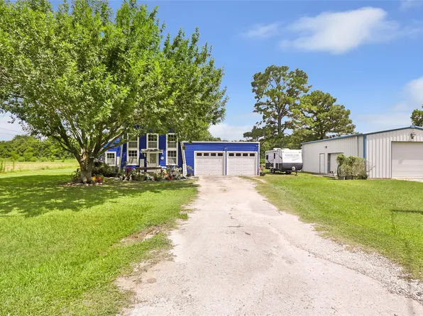 275 Commerce Ln, Highlands, TX 77562