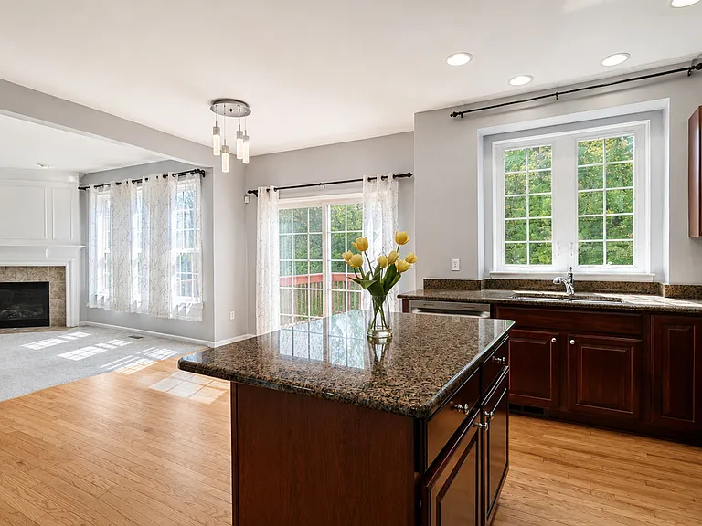 45149 Bartlett Dr — Photo 39