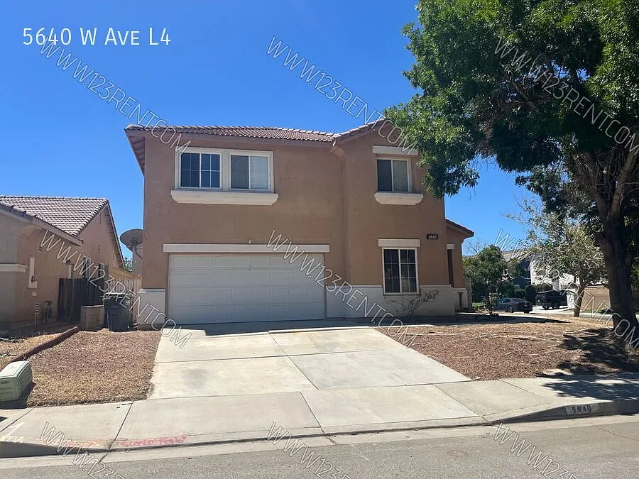 5bd/ 3bth W/Bonus Room West Lancaster House Just Rehabbed — Photo 1