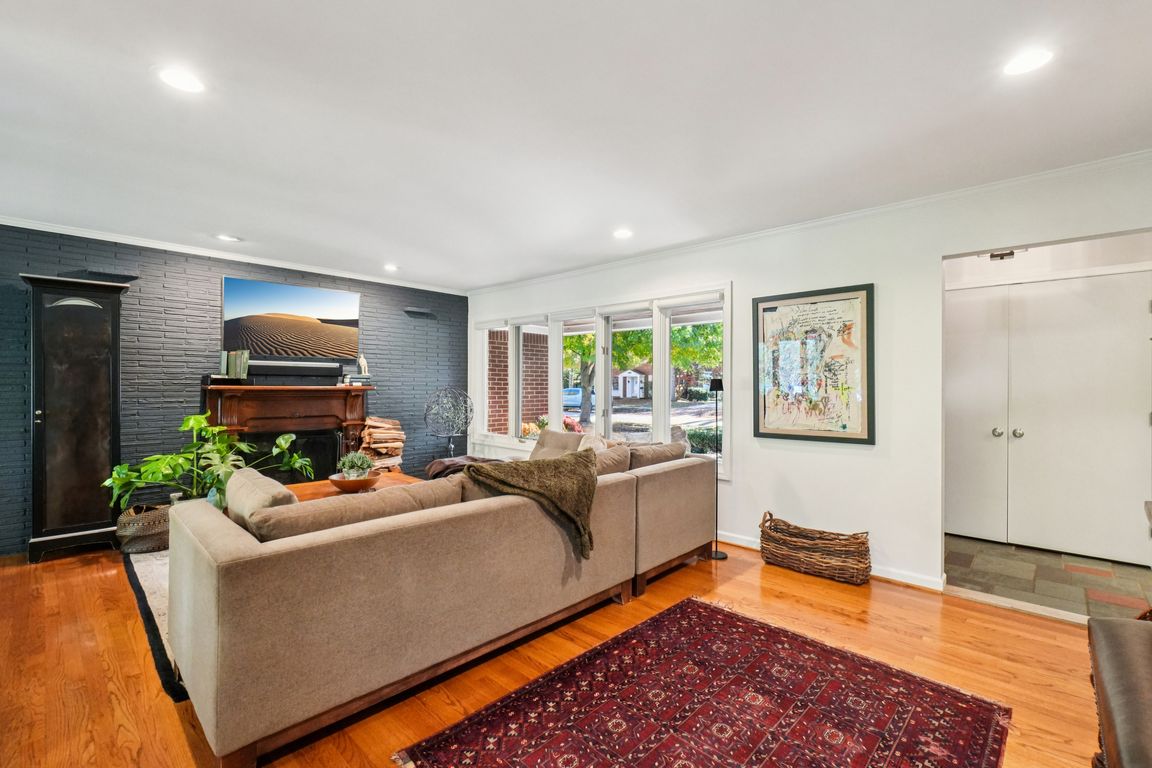 next background image