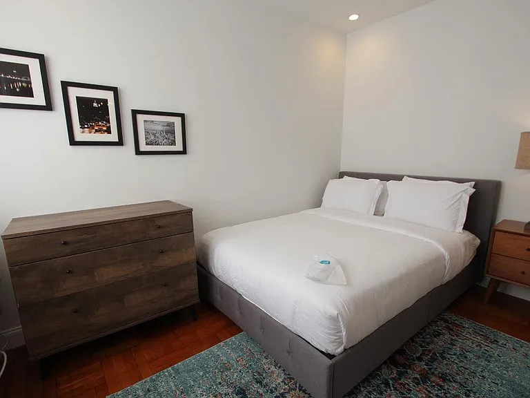 205 W 15th St #2J — Photo 6