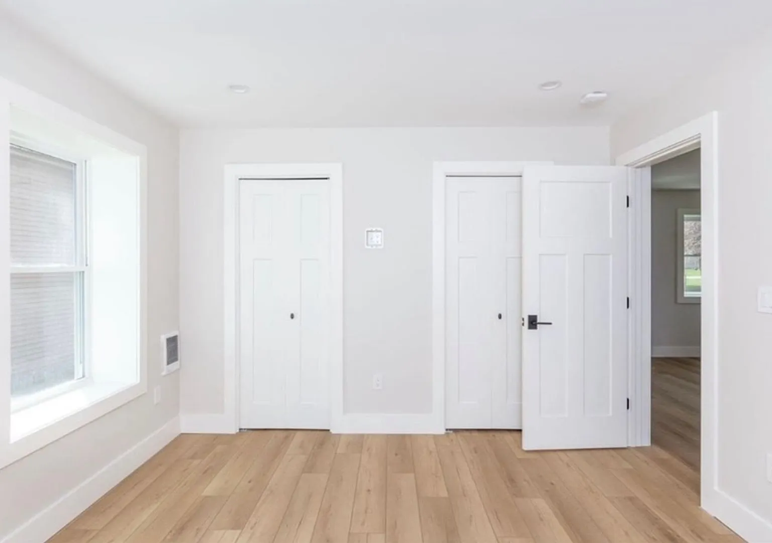1 Bedroom Home in Charlotte VT Available 11/1! — Photo 2