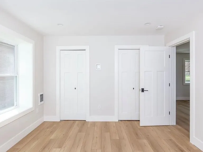 81 Eastry Ct — Photo 2