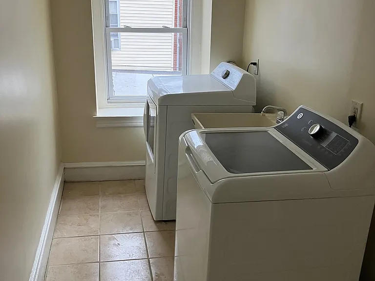 221 E Durham St #2 — Photo 2