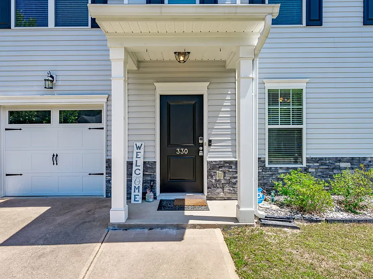 330 Gracemount Ln — Photo 6