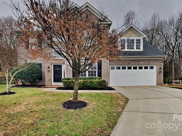 3703 Autumn Gold Ct, Charlotte, NC 28278