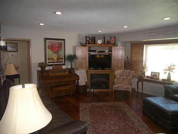 4th image of 1206 Bennett St