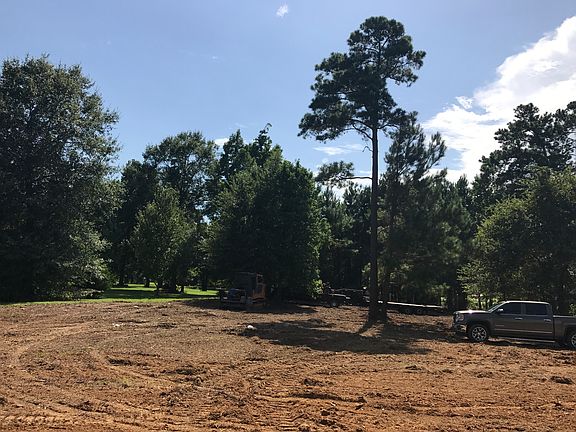 2nd image of 1910 Summerville Ln