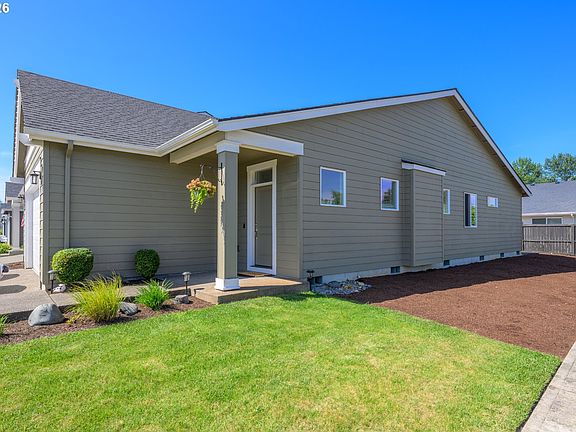 3rd image of 1423 NW Campanella Way