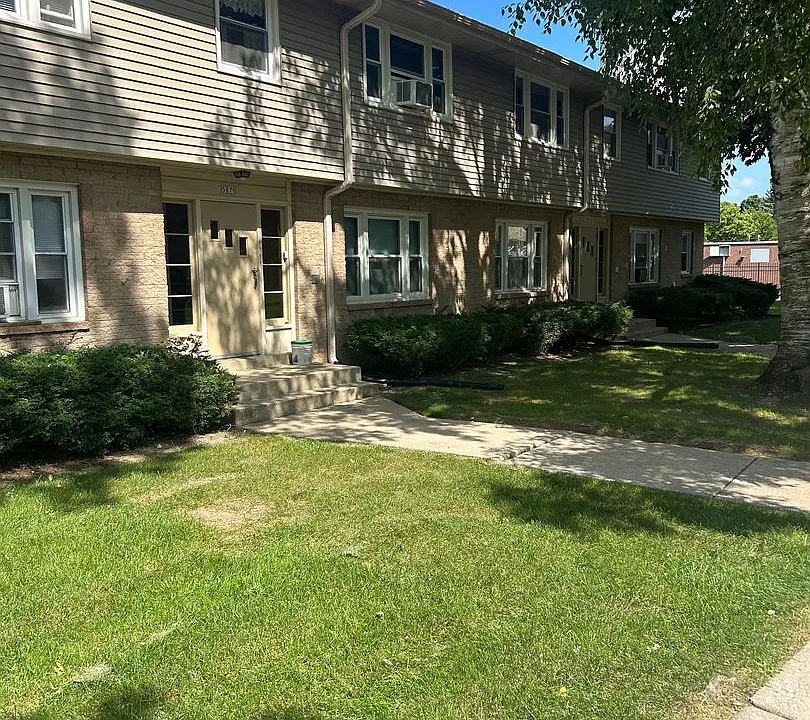 5870-5876 Tower Rd