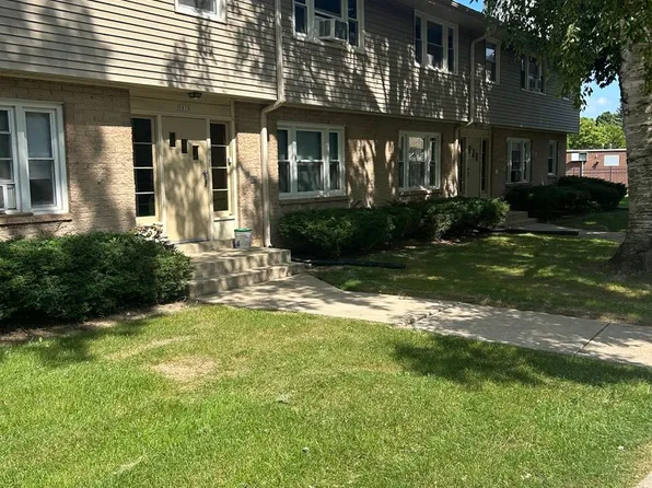 5870-5876 Tower Rd, 5870-5876 Tower Rd #76-1, Greendale, WI 53129