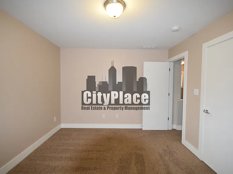 1223 E New York St — Photo 27