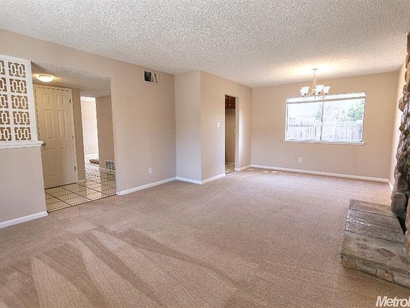 4th image of 5870 Valley Glen Way