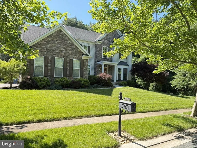 9804 Anvil Ct — Photo 2