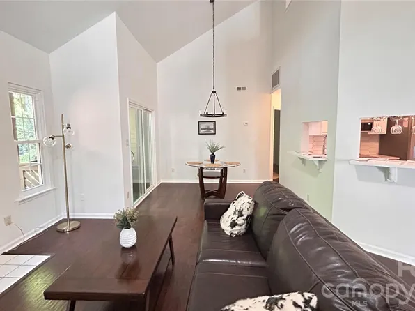 6150 Gray Gate Ln APT I, Charlotte, NC 28210