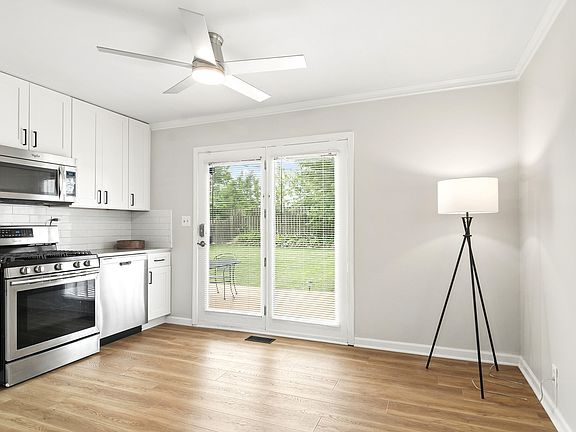 5th image of 1005 E Lilac Dr