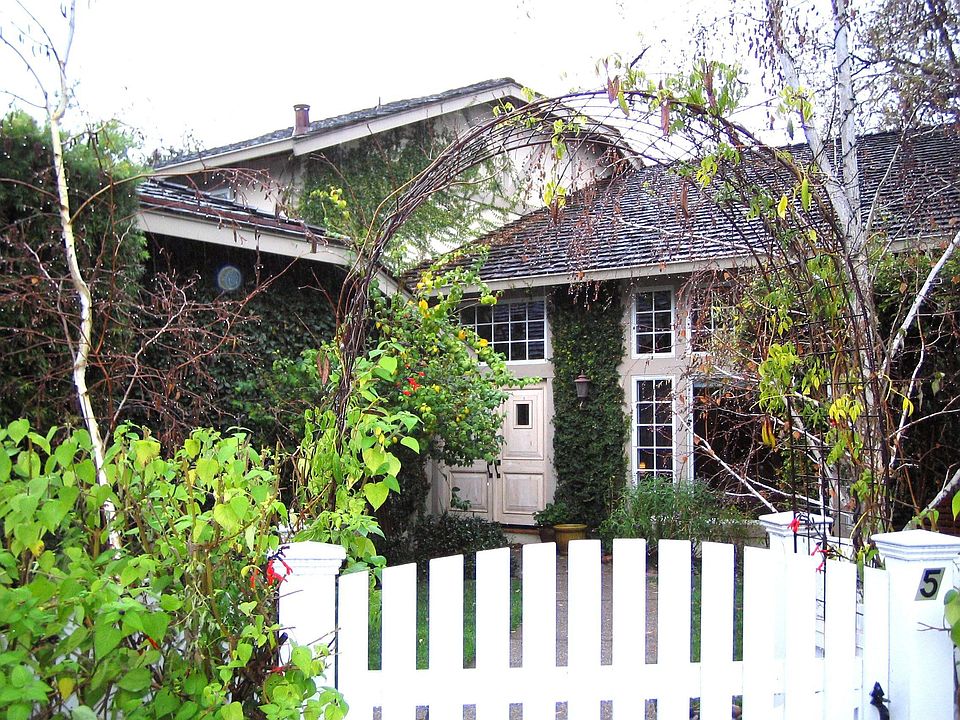 1st image of 5 Cerrito Pl