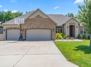 2342 W Darby St, Springfield, MO 65810