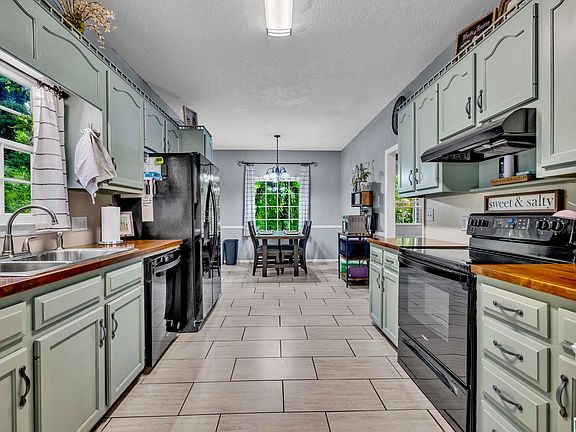 2nd image of 6001 Woodvale Dr