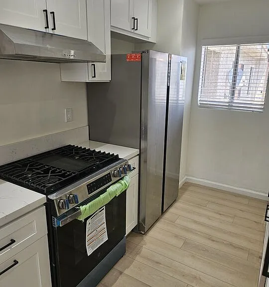 10836 Camarillo St #4 — Photo 2
