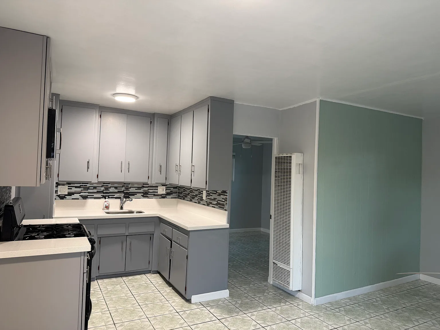 1 bed, 400 sqft, $2,150 — Photo 2