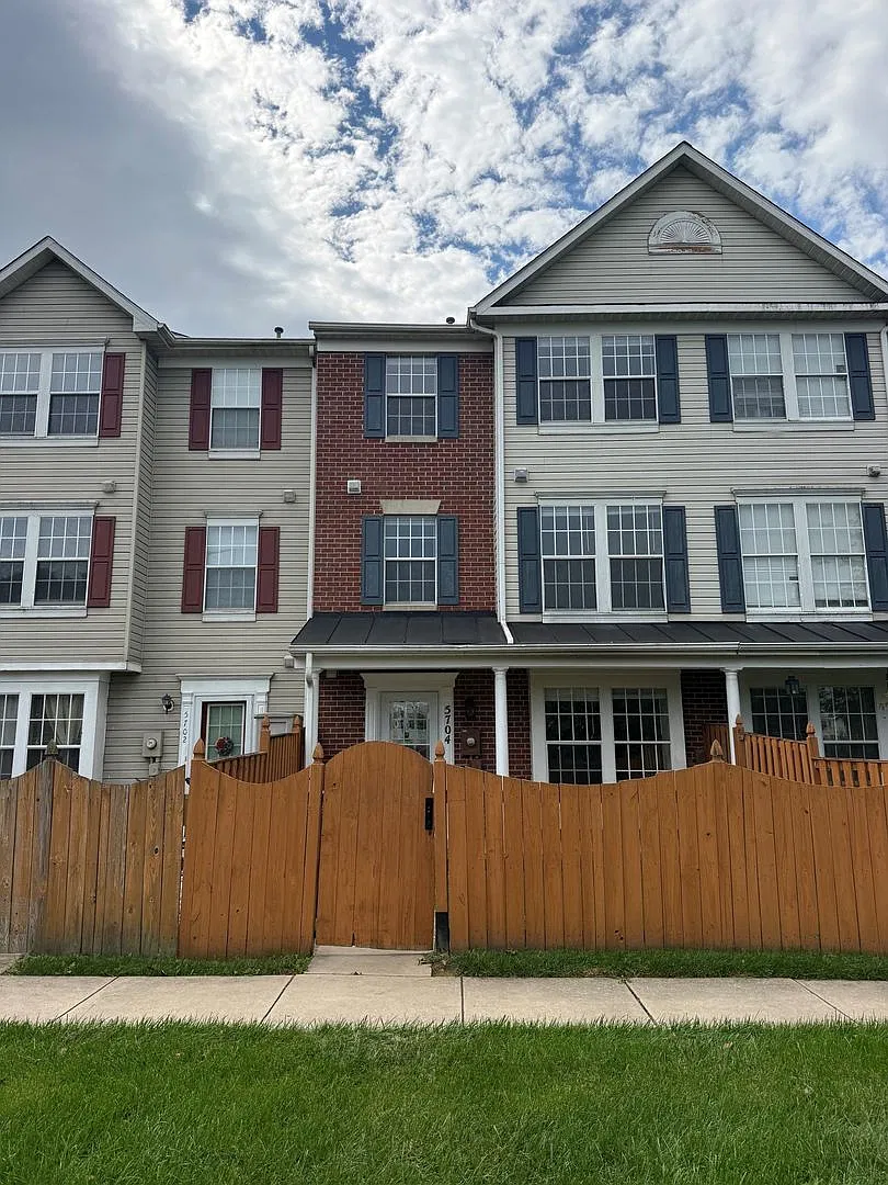 Townhouse in Kingsbrook Community available now! — Photo 2