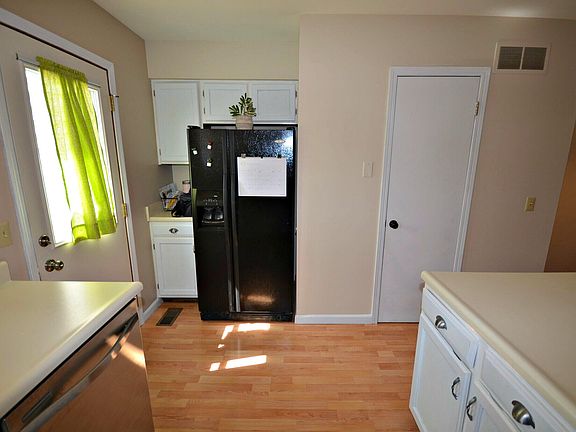 2nd image of 8094 Wimbledon Dr