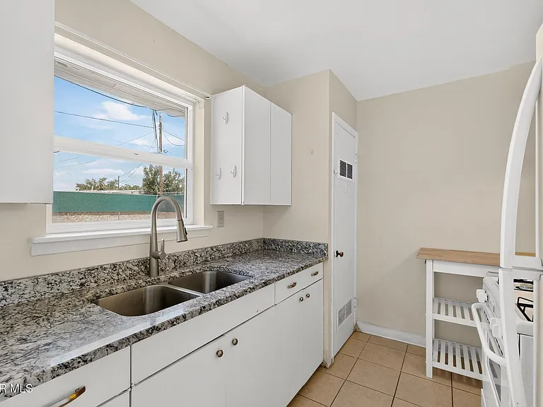 9545 Verbena Dr — Photo 15