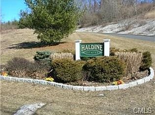 16 Reynolds Farm Rd, New Milford, CT 06776