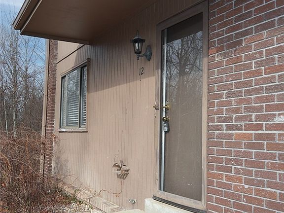 3rd image of 12 Briar Hill Rd