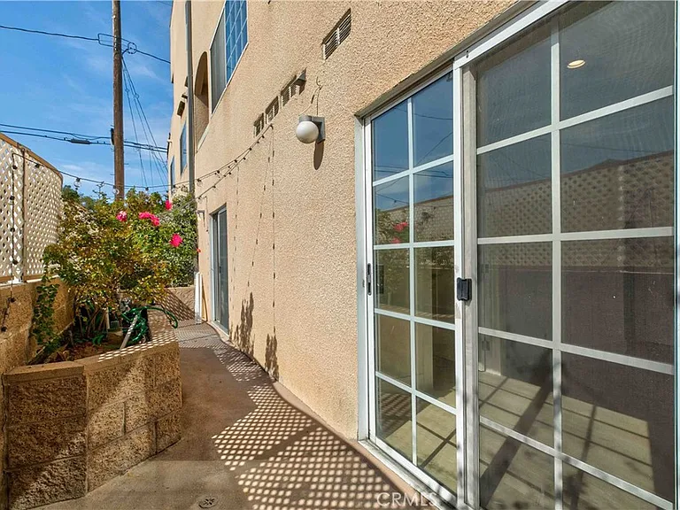 345 W Alameda Ave #104 — Photo 29