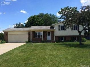 6085 Coventry Dr, Swartz Creek, MI 48473