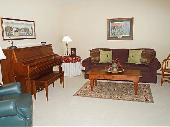 3rd image of 2319 Dartmouth Dr