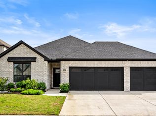 141 Coyote Creek Dr, Lavon, TX 75166