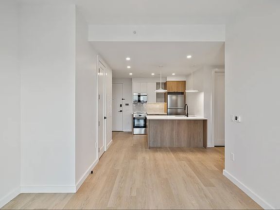 5th image of 1611 Cedar St #7B