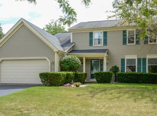 309 Old Hunt Rd, Fox River Grove, IL 60021