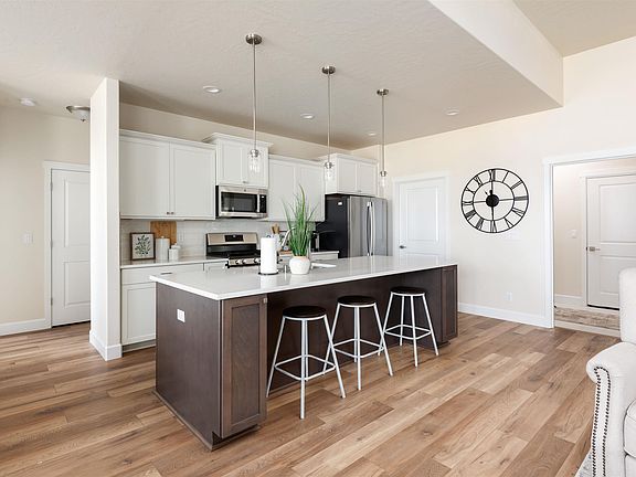 4th image of 3766 S Vanburen St #106