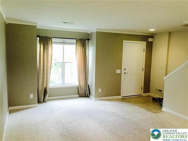 8484 Cromwell Ct — Photo 3