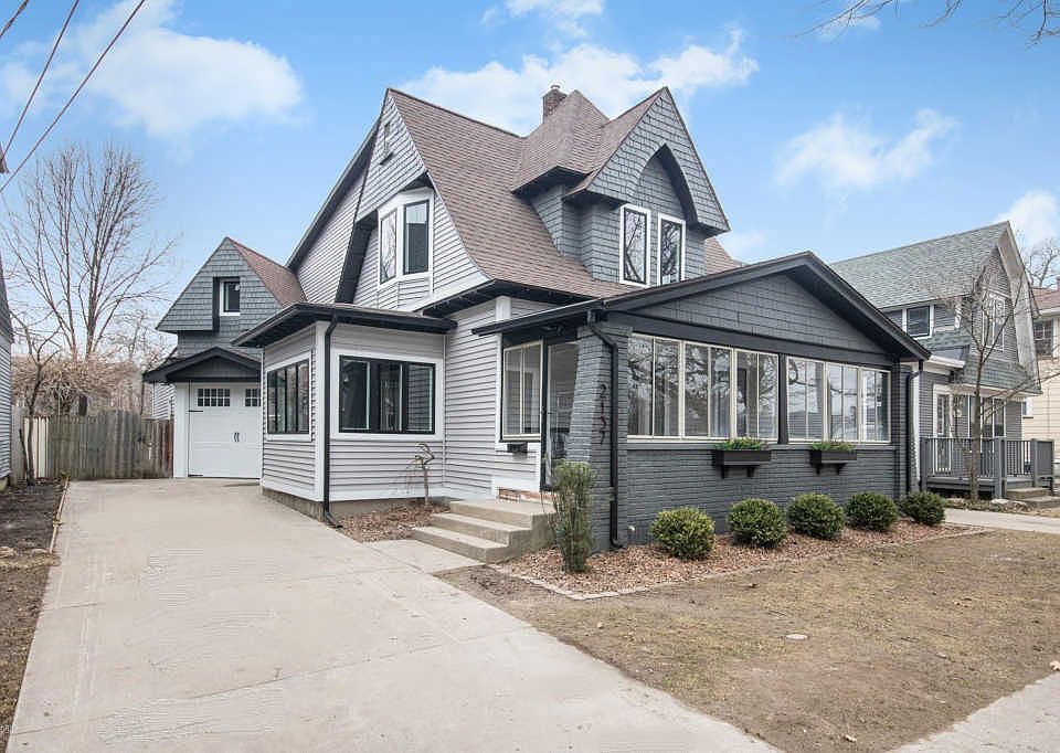 1st image of 2137 Lake Dr SE