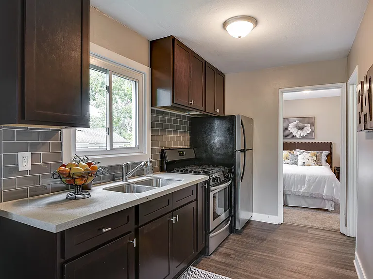 Whittier Flats - 3019 Pleasant Ave