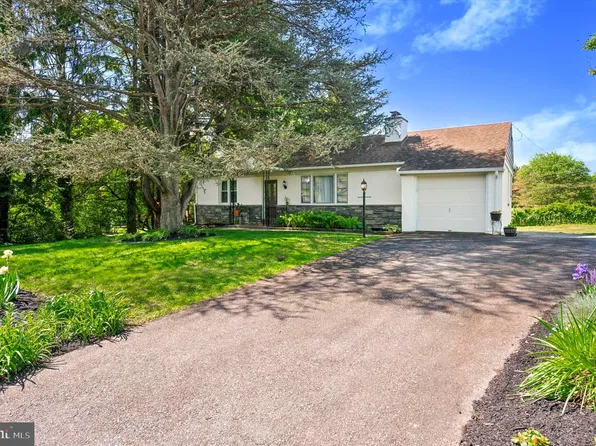 303 Prichard Ln, Wallingford, PA 19086