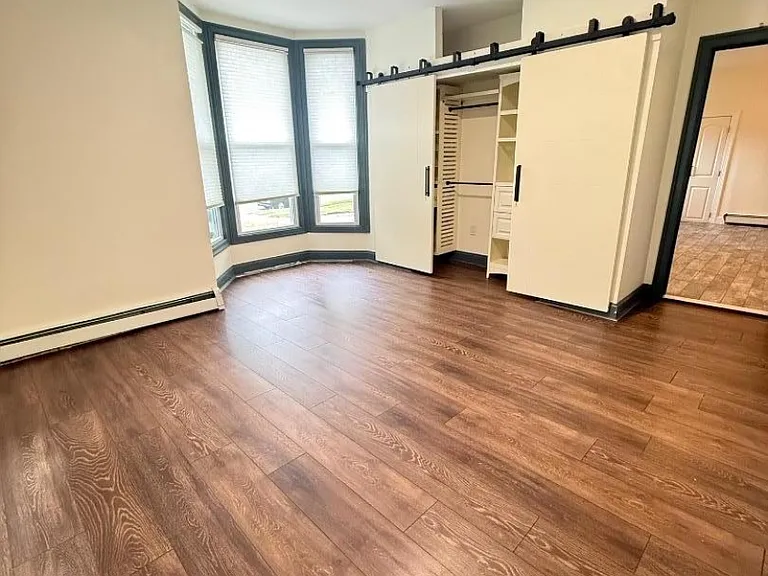405 E 3rd Ave — Photo 14