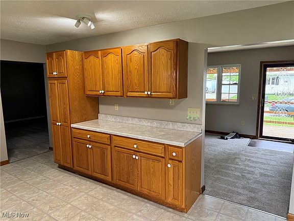 5th image of 402 Washington Dr