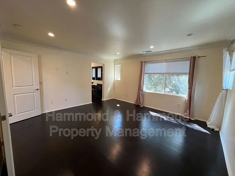 3806 Cayman Ct — Photo 8