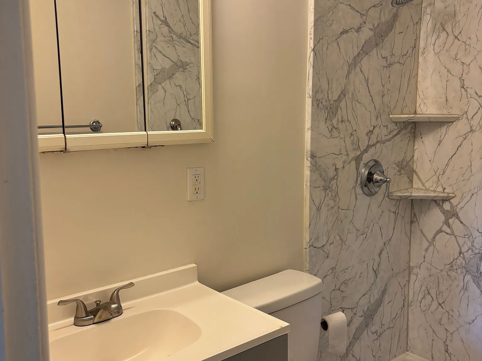 3 bed, 1.0 bath, $1,750 — Photo 3