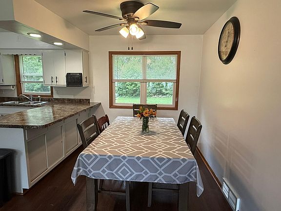 5th image of 502 Prospect St