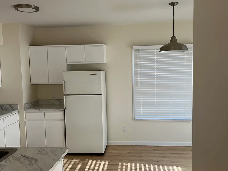 623 N Euclid Ave — Photo 3