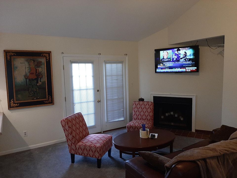 1st image of 537 E Jefferson St #537